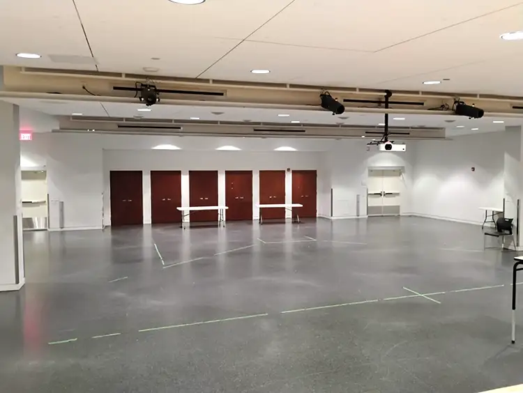 Travelling-Stage-Studio-2